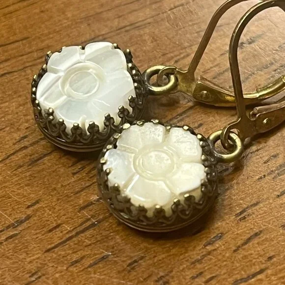 Carved Mother of Pearl Flower Earrings, Petite, Dangle, Drop, Vintage Style - Picture 4 of 7